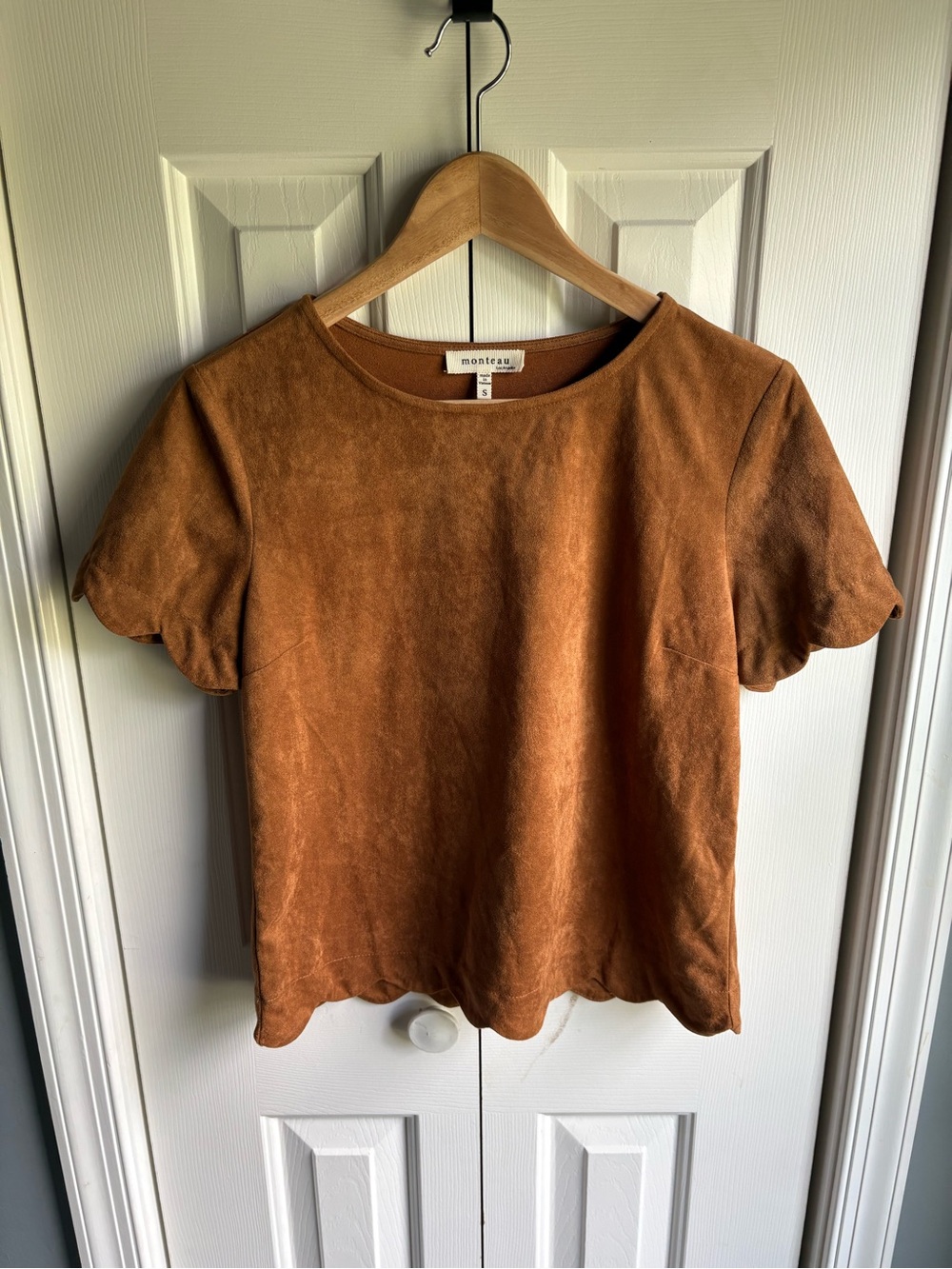 Monteau Womens Brown Faux Suede Short Sleeve Scalloped Hem Top Size Small